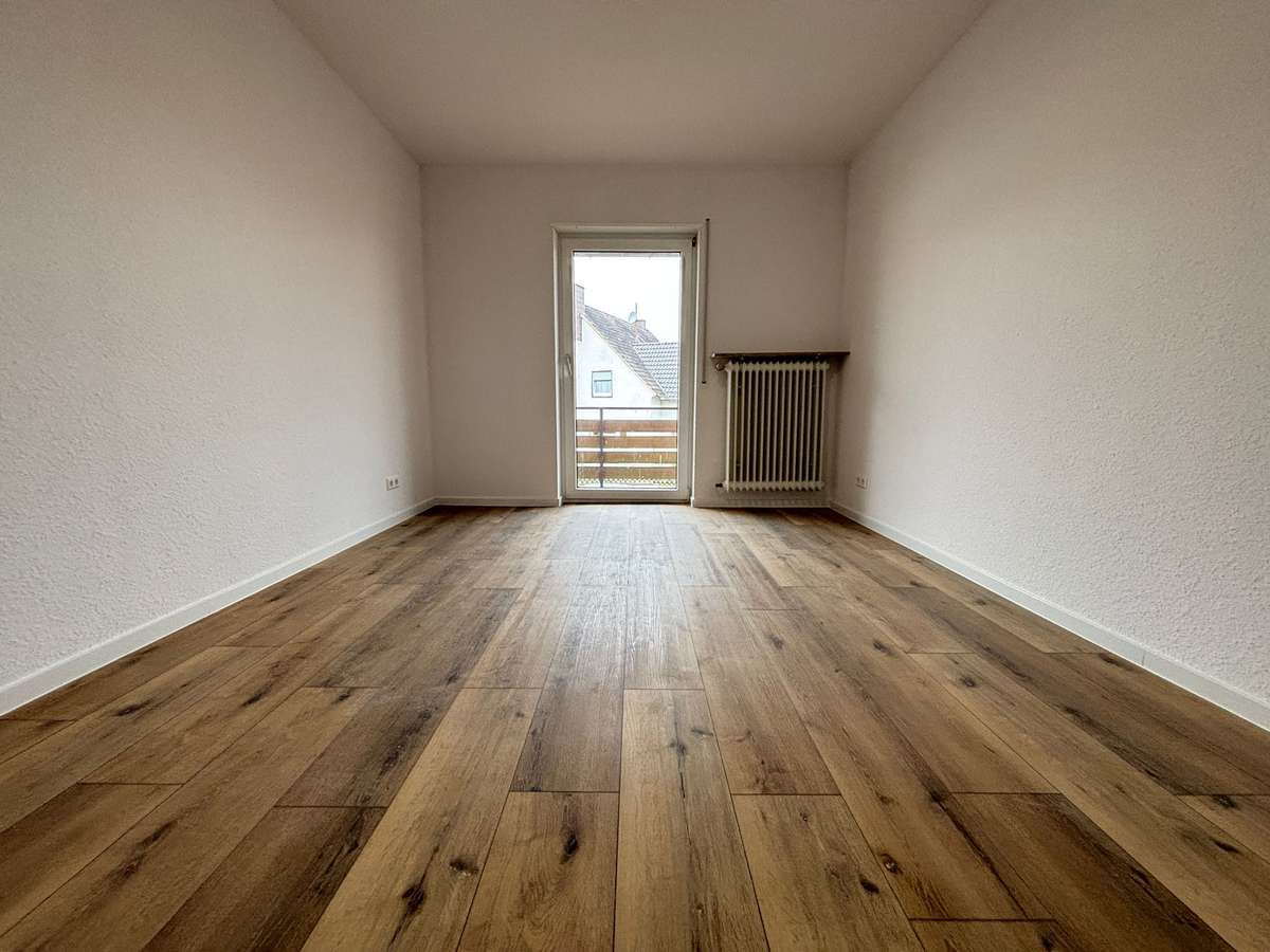 Mackenbach - 3 ZKB Wohnung, neue EBK, 2 Balkone, Gäste WC, Garage *ERSTBEZUG NACH RENOVIERUNG* - Photo 3